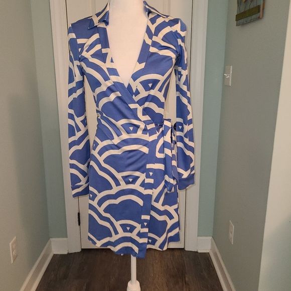 Diane Von Furstenberg Silk Jersey Wrap Dress - Picture 11 of 15